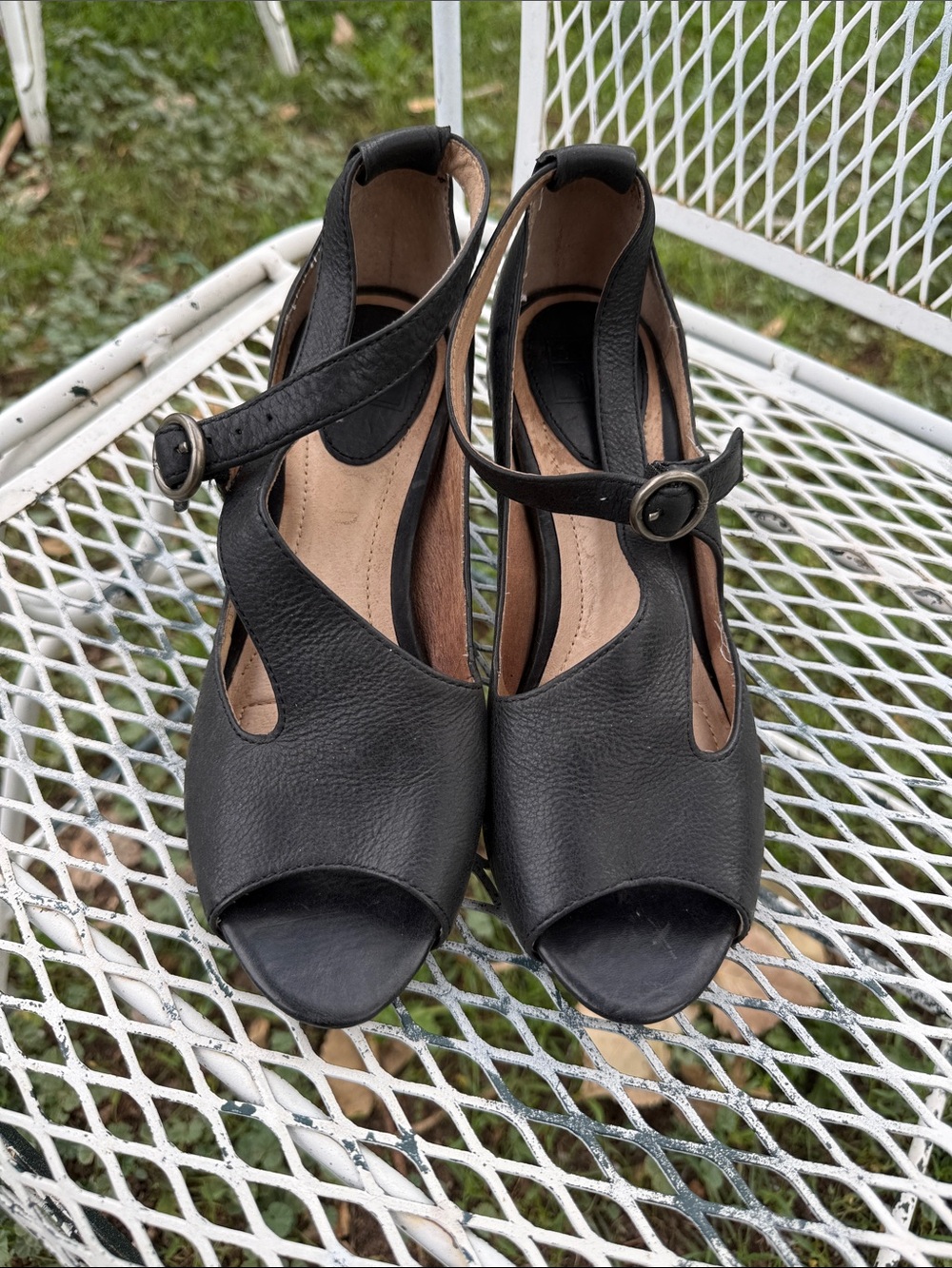 Frye leather sandals heels coral crisscross